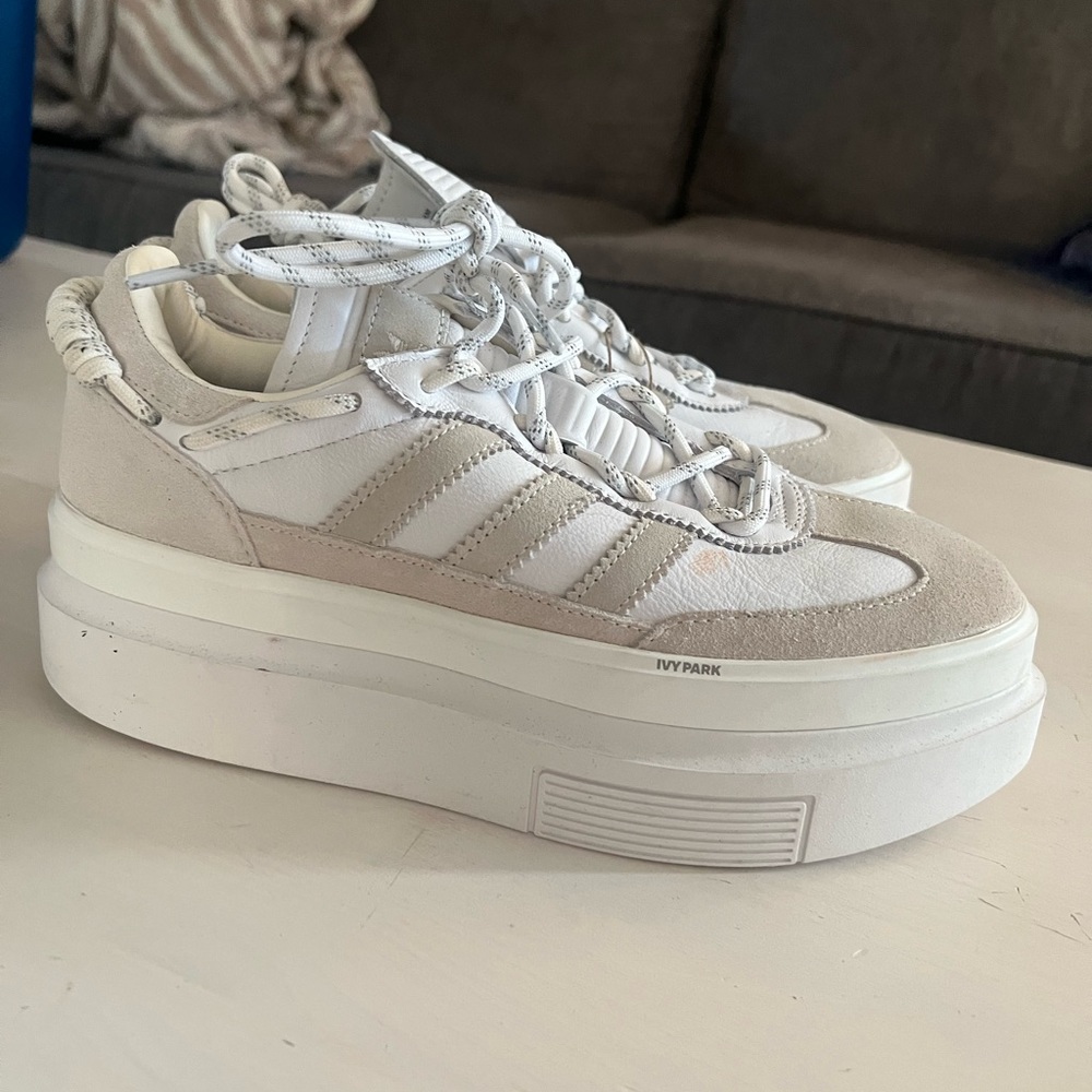 NEVER WORN adidas super sleek 72 size 7.5